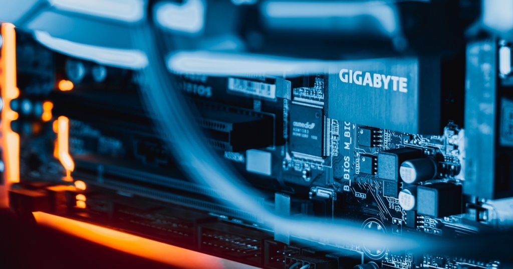 Mengenal Perbedaan Storage SSD SATA dan SSD NVME pada Server