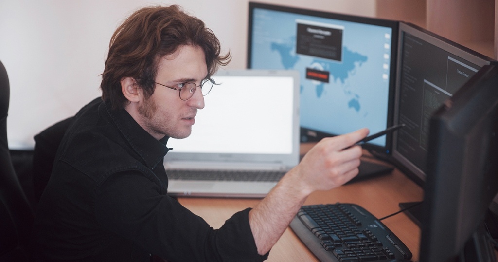 Mengenal Perbedaan cPanel dan Plesk untuk Hosting Website