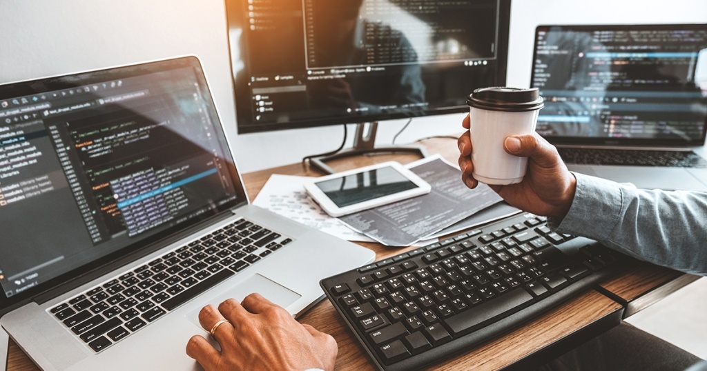 Mengenal Perbedaan cPanel dan Plesk untuk Hosting Website