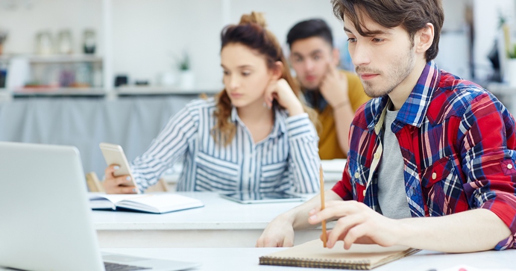 Daftar Nama Domain : Perbedaan, Kegunaan, dan Syarat Pendaftaran