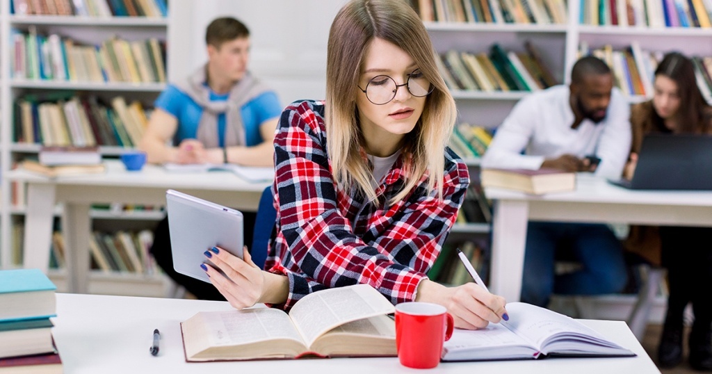 Cara Membuat Footnote di Microsoft Word 2016, 2019, dan 2020