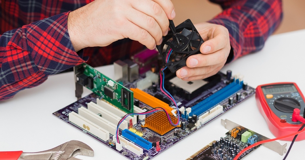 Apa itu Motherboard : Fungsi, Bagian, Spesifikasi dan Contohnya