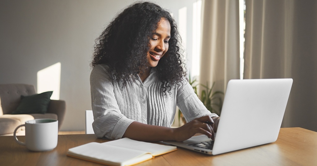 Domain COM : Pengertian, Sejarah, Fungsi, Keunggulan, dan Penggunaannya