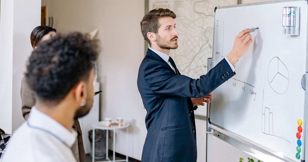 ERP (Enterprise Resource Planning) System : Cara Kerja dan Manfaatnya Bagi Bisnis