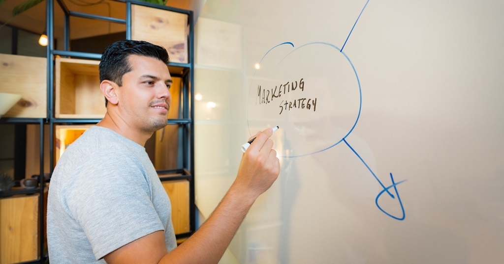 Mengenal Apa Itu B2B Marketing, Strategi dan Manfaatnya Bagi Bisnis