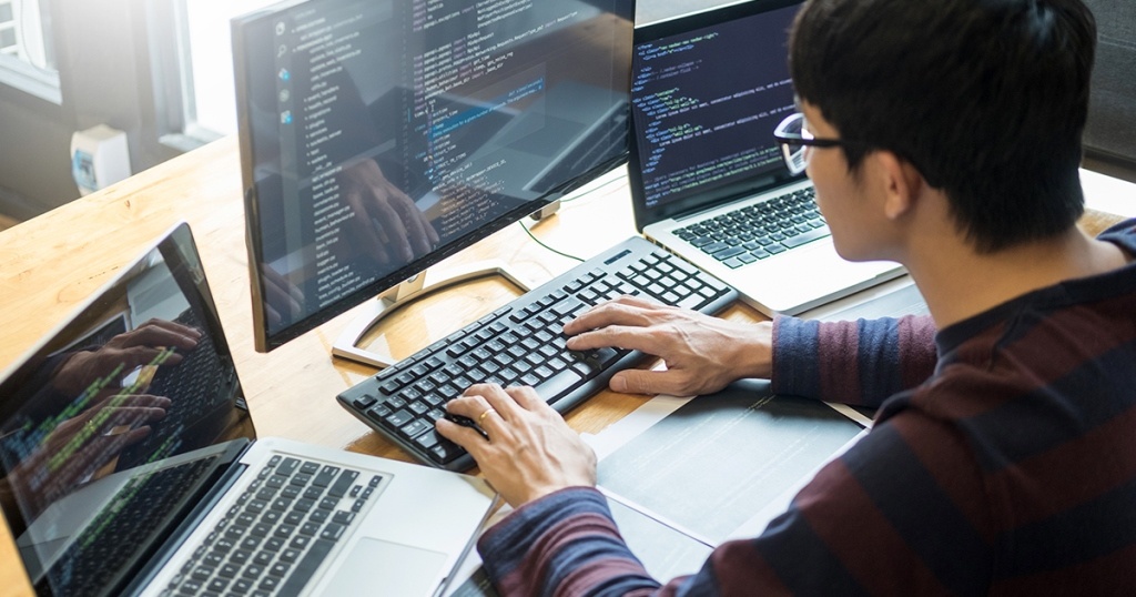 PHP : Defisini, Kelebihan dan Kekurangannya