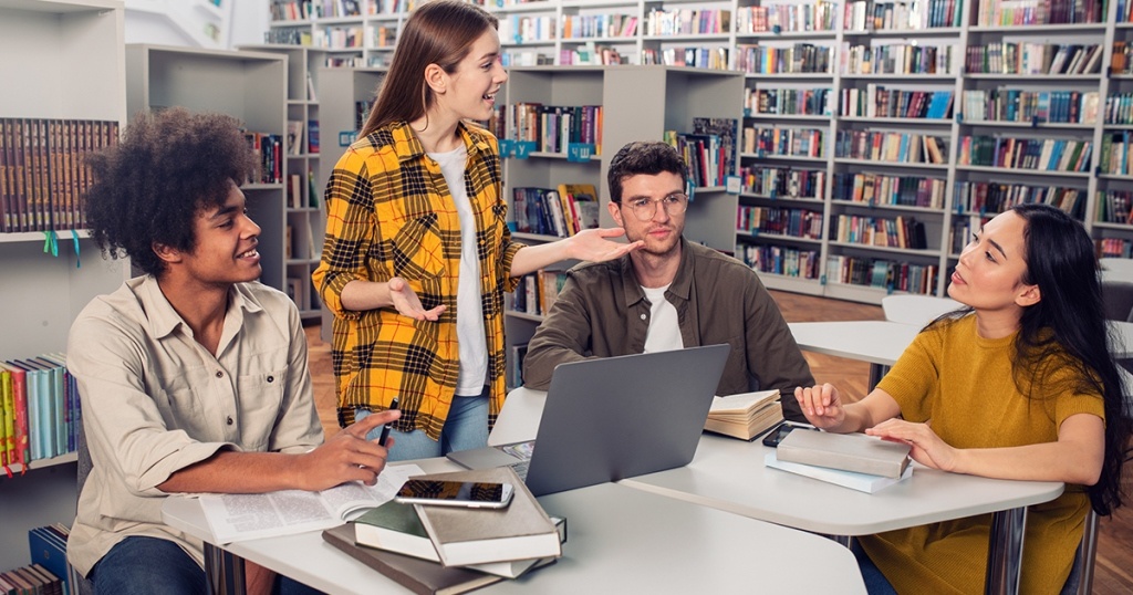 Web Hosting : Definisi, Cara Kerja dan Rekomendasi Terbaik 2022