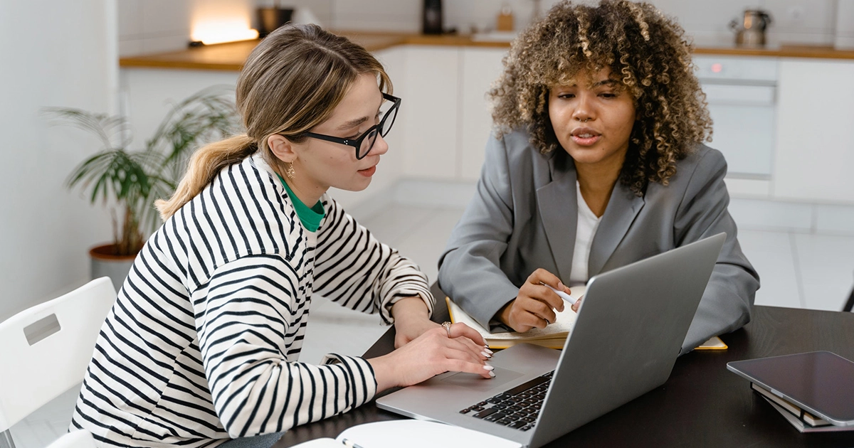 Perbedaan Antara Data Analyst, Data Scientist, dan Data Engineer